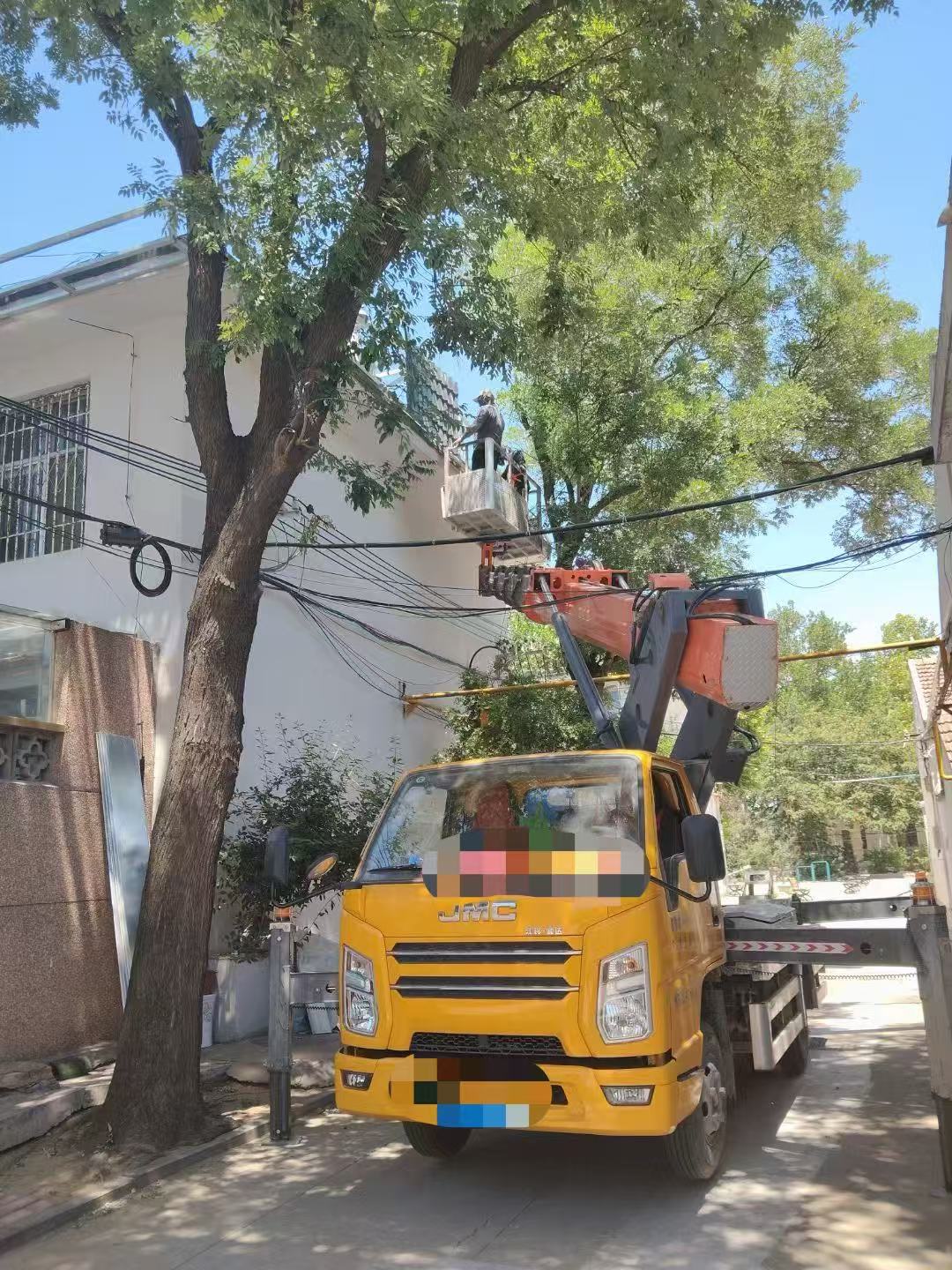 竞秀区高空作业车能吊装重物吗？最大承载多少公斤？